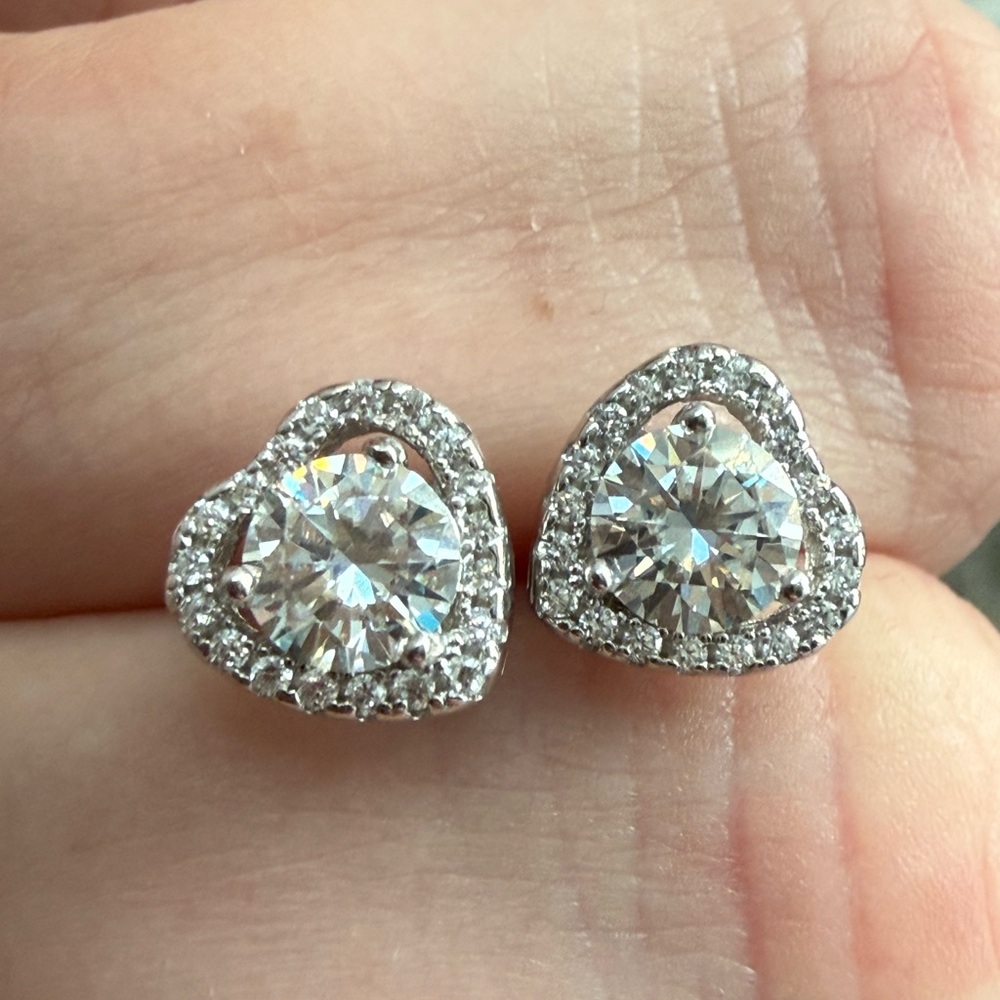 NWT Moissanite 1.0 carat heart studs set in 925 sterling silver retail $399